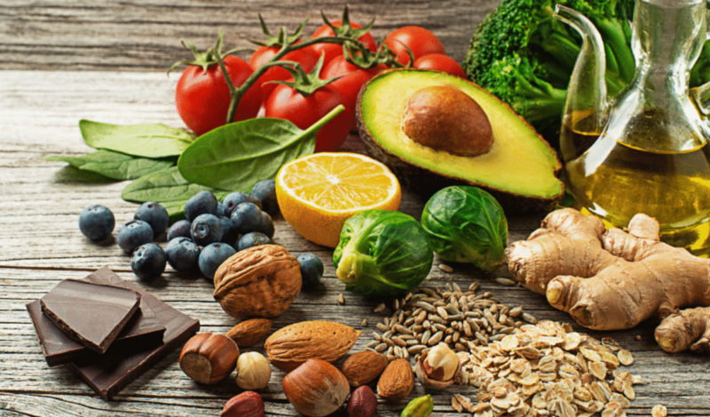 gesunde Lebensmittel (Obst, Gemüse, Nüsse und Samen)